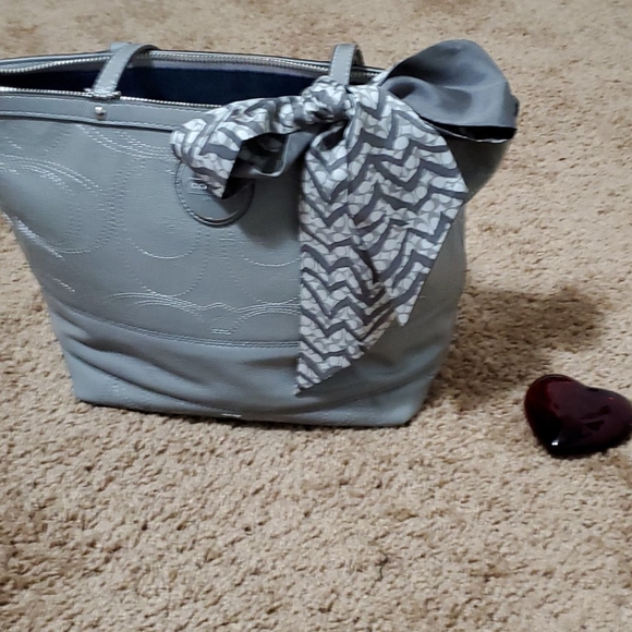 Scarf - Picture 6 of 9